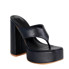 Black in between toe heels